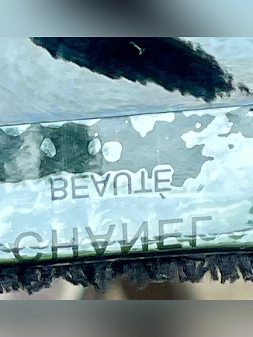 NEW CHANEL BEAUTE NOVELTY BAG BLACK FAUX PATENT LEATHER CLUTCH/WALLET ON CHAIN - Picture 15 of 17